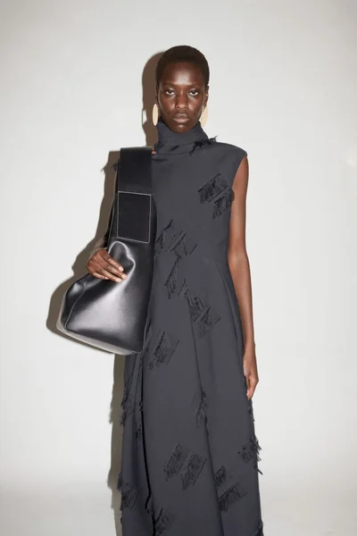 Look 30